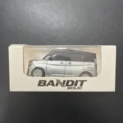 新品　スズキ新型ソリオ バンディットプルバックカー　シルバーメタリックブラックのサムネイル