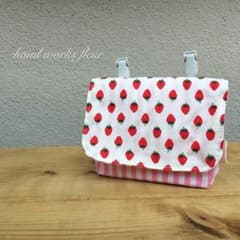 いちごレトロ 移動ポケットのサムネイル