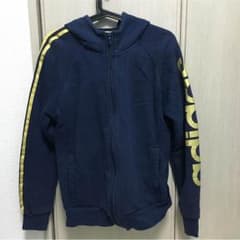 送料無料！値下げしました‼︎adidas パーカーのサムネイル