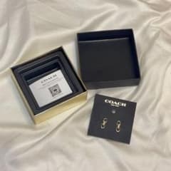 【新品半額以下】COACH シグネチャーピアスのサムネイル
