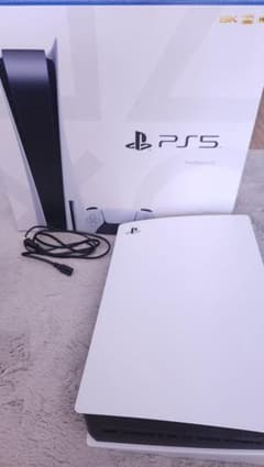 ps5本体とケーブルのサムネイル