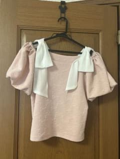 パフスリーブ ピンクトップス ホワイトリボンのサムネイル