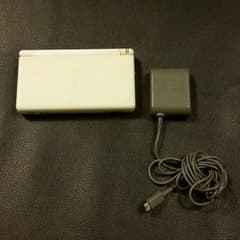 送料込　即購入OK!　DSLite 本体 充電器付き♪ ホワイトのサムネイル