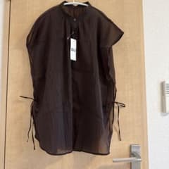 GU ノースリーブ シアーシャツ ブラウン Lサイズのサムネイル