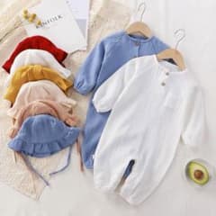 赤ちゃん服　白／ブルー　帽子付きのサムネイル