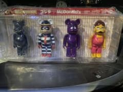 マック　ベアブリックのサムネイル