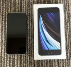 Apple iPhone SE (第2世代) ホワイト128GBのサムネイル