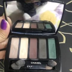 CHANEL シャネル アイシャドウ クリスマス限定コフレのサムネイル