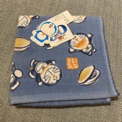 ドラえもん 50周年限定ハンカチ　ガーゼのサムネイル