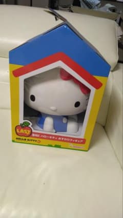 ハローキティ BIG! おすわりフィギュア Happyくじ LAST賞のサムネイル