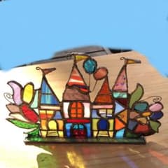ステンドグラス☆お花にかこまれたメルヘンなお城☆のサムネイル