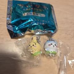 映画ちいかわ　入場者特典　めじるしアクセサリー2種セット　ハチワレ　うさぎのサムネイル