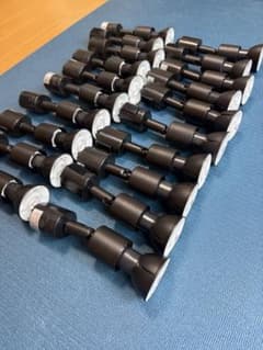 【中古美品】20個セット　ダクトレールスポットライトLED電球付き 50W 黒のサムネイル