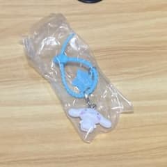 シナモンロール　マルチチャームのサムネイル