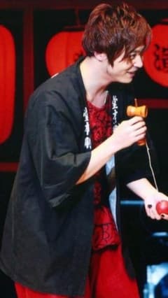 堂本剛着　小喜利　ワイドパンツのサムネイル