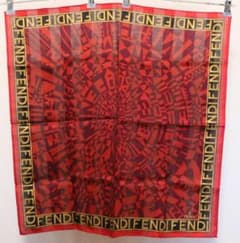 FENDI フェンディ スカーフ 赤 ロゴ 約55cm ほつれありのサムネイル