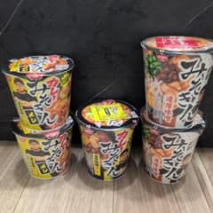 日清 みそきん 濃厚味噌ラーメン メシ 5個セット　ステッカー5枚付きのサムネイル
