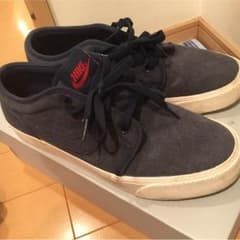 NIKEスニーカーのサムネイル