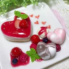 トモゾー様専用♡フェイク置物♡ハートムースケーキ ダブルハートマカロンのサムネイル