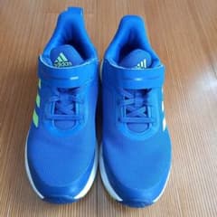 アディダス　スニーカー　22cm　adidasのサムネイル
