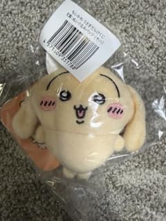 ちいかわ うさぎだらけくじ E賞 ぬいぐるみバッジ ヤハ 垂れ耳のサムネイル
