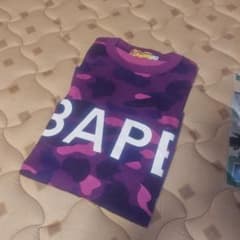 紫迷彩 BAPEロゴロンT Мサイズ - メルカリ