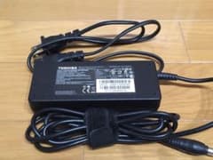 東芝　ACアダプタのサムネイル