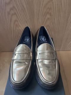 COLE HAAN コールハーン　ゴールド ローファーのサムネイル
