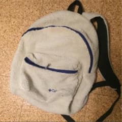 白いリュックのサムネイル