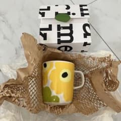 新品未使用 marimekko 花柄マグカップのサムネイル