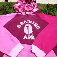 値下げ！！A BATHING APE パーカのサムネイル