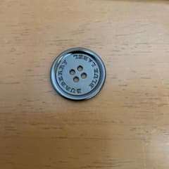 BURBERRY BLUE LABELのボタンのサムネイル