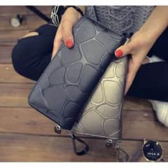 【◎大人気◎】 長財布 牛模様▽人気商品▽金黒のサムネイル