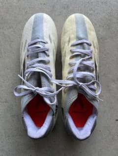 adidas サッカ-スパイク ホワイト/グレー/オレンジ　サイズ26.5cmのサムネイル
