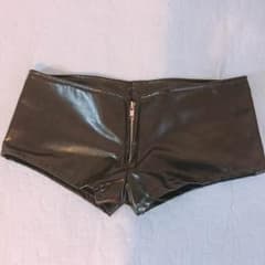 激短 レザーショートパンツのサムネイル