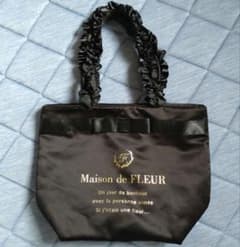 Maison de FLEUR フリルハンドルトートバッグ　Mのサムネイル