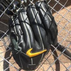ダルビッシュモデルグローブのサムネイル