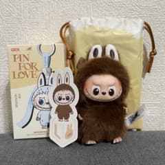〈L〉THE MONSTERS PIN FOR LOVE イニシャル　ラブブのサムネイル