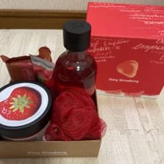 THEBODYSHOPギフトストロベリーのサムネイル