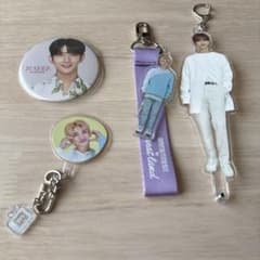 SEVENTEEN ジョシュア アクスタ 缶バッジ - メルカリ