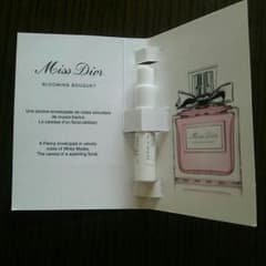 Miss　Dior 　ブルーミング　ブーケ（オードゥ　トワレ）のサムネイル
