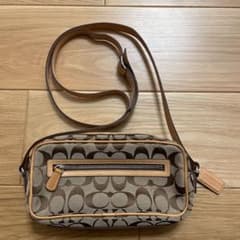 美品 COACH ショルダーバッグ ブラウンロゴ柄 ミニ - メルカリ