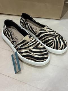 TOMS mallow ゼブラ柄 スリッポン　W5 新品タグ付のサムネイル