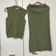 【ZARA】グリーン リブ編み セットアップのサムネイル