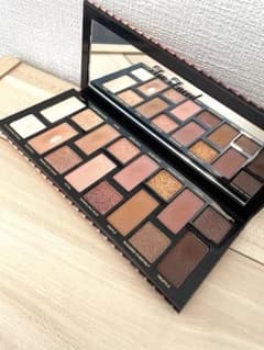 トゥーフェイスド　ボーンディスウェイ　ザ　ナチュラルヌード　アイシャドウパレットのサムネイル