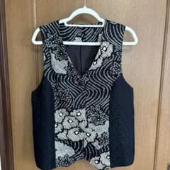 【美品】正絹 総絞り 着物リメイク ベスト ジレ 黒 白 切り替えのサムネイル