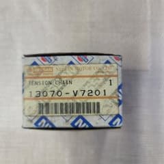 日産　純正部品　 チェーンテンショナー 13070-V7201 日産 純正部品 チェーンテンショナー 13070-V7201 - メルカリ