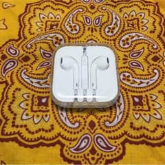 アップル イヤホンのサムネイル
