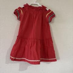 レッド 肩出しデザイン ワンピースのサムネイル