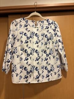 花柄五分袖ブラウス